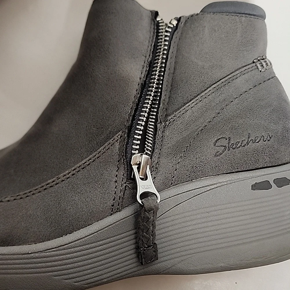 Skechers Air-cooled Memory Foam Womens Platform Sz 6 Gray Ankle Booties